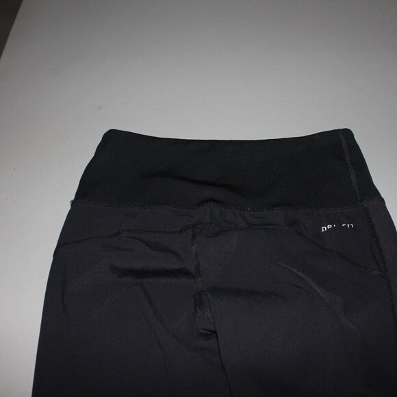 Black Nike Dri Fit Capris Size Small - Picture 5 of 5